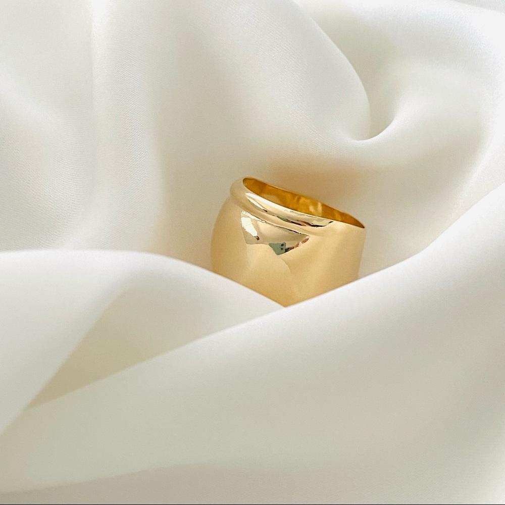 Round Cigar Band Ring - Picture 2 of 6